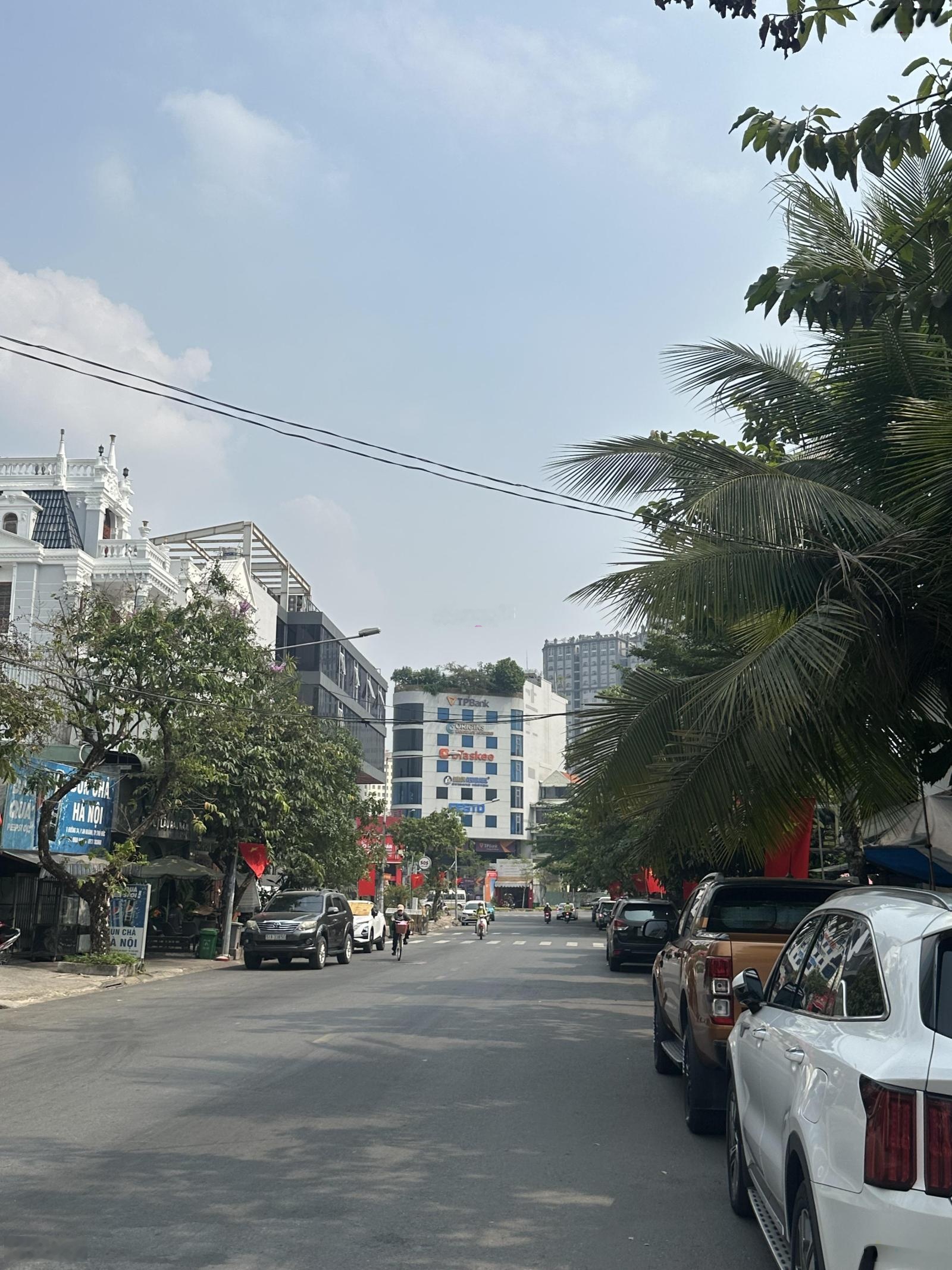 Bán Nhà Mặt Tiền Trung Tâm Thảo Điền, Quận 2- 6 Tầng ( 10x 11m)- Dòng Tiền 180tr/th-35 tỷ.