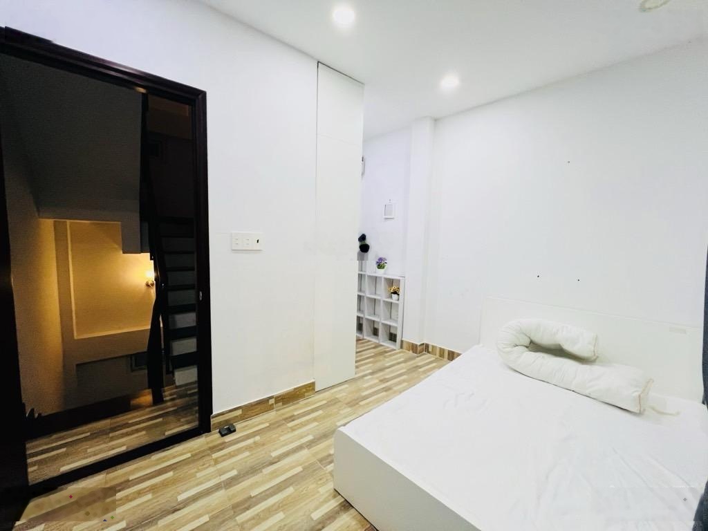 Hẻm xe hơi thông - 3pn - 25m - tặng full nội thất - 4 tầng - kinh doanh được - chỉ 6,5 tỷ