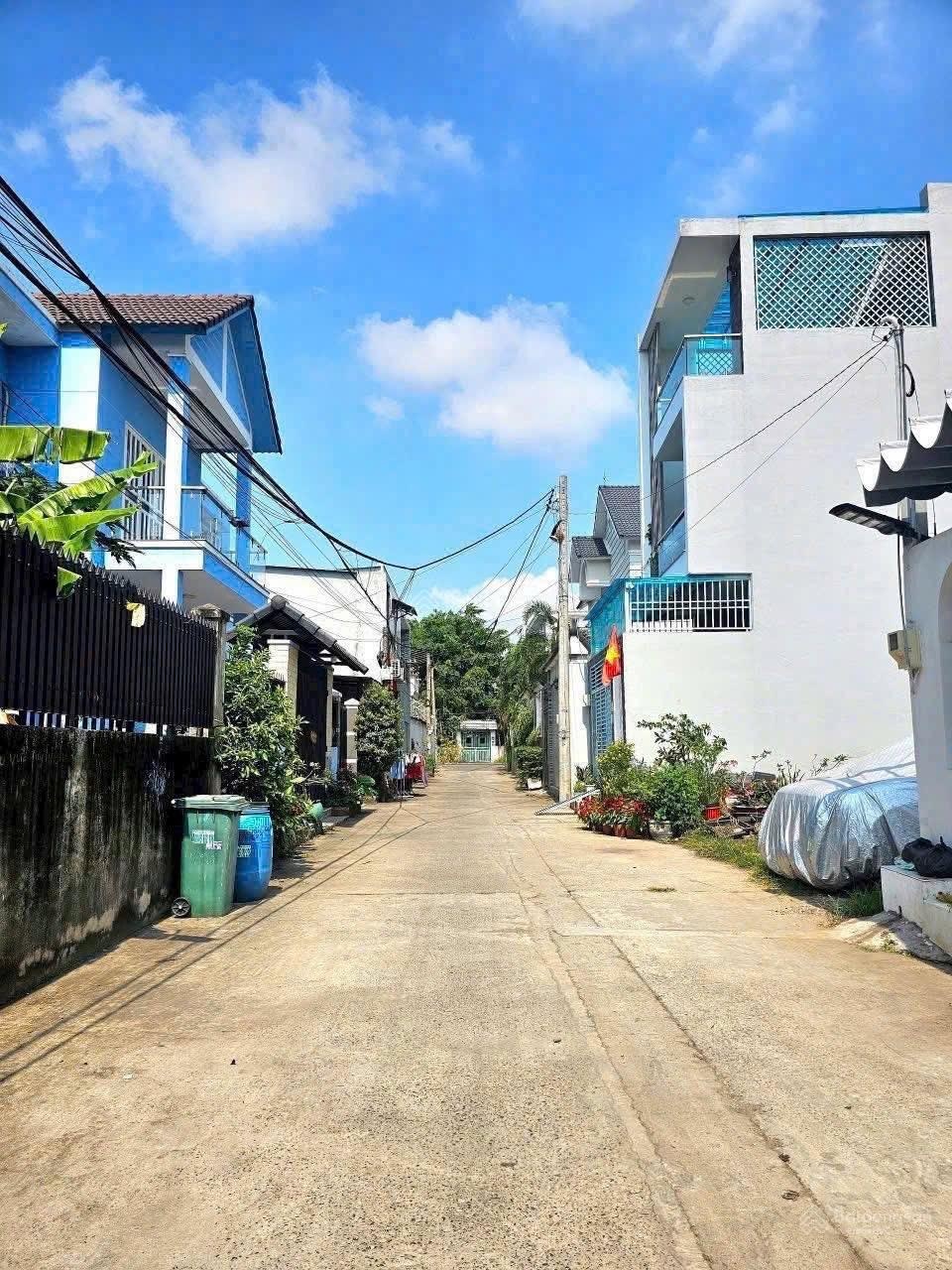 Chính chủ nhà đẹp 3 tầng hẻm xe hơi Bưng Ông Thoàn vào ở ngay