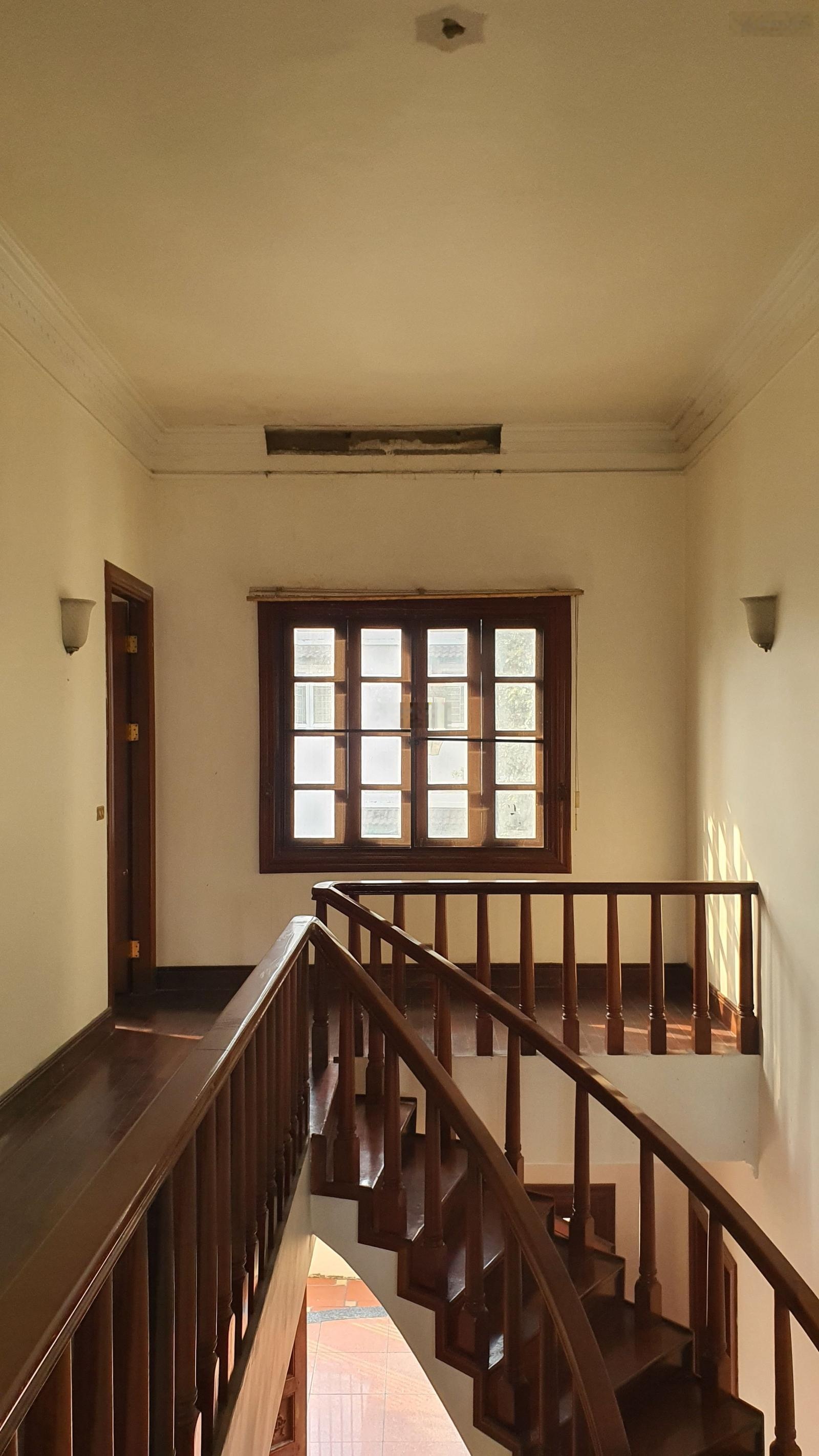 Bán Villa Lê Quý Đôn 715.9m² 2 tầng - 72 tỷ - biệt thự hồ bơi làng đại học thủ đức