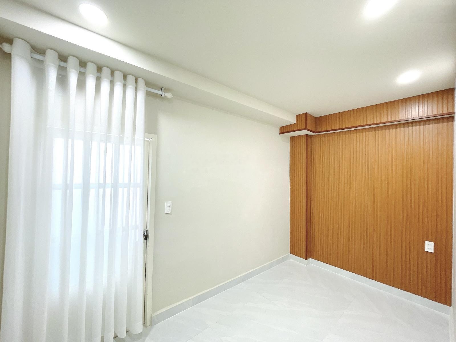 Nhà mới 3 tầng sát hxh kdc nam long, 4m x 11m, 3pn, có pn dưới trệt, nhỉnh 4 tỷ