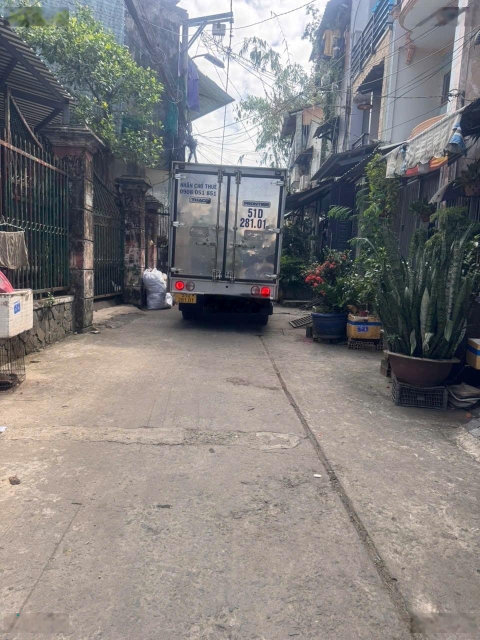 Nhỉnh 5 tỷ 64m (416) 3 tầng btct đường xe tải thông full nội thất vào ở ngay, kế bên tên lửa