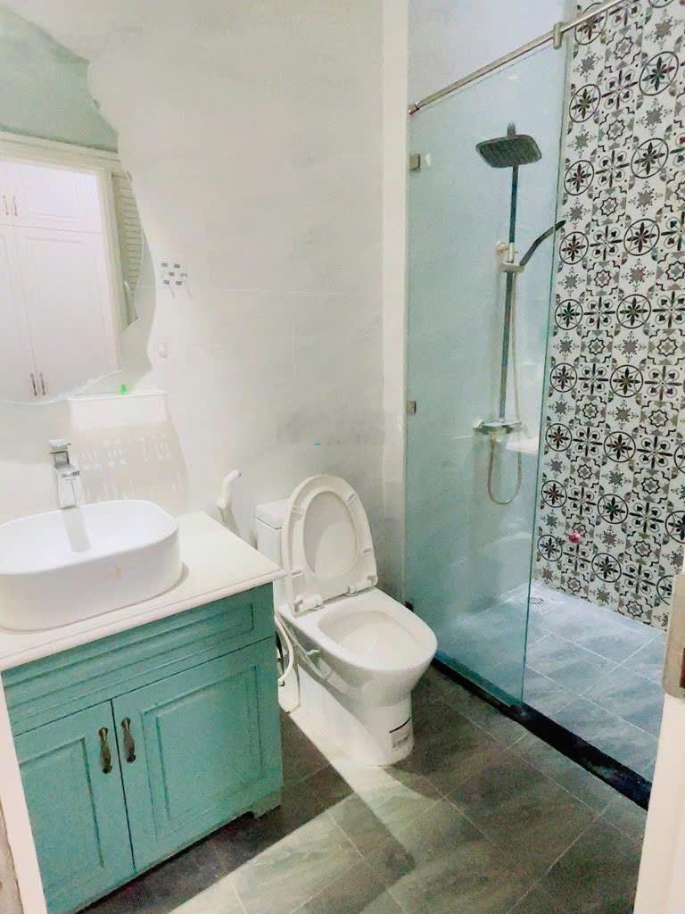 Bán nhà đẹp đón tết - 4 tầng - lê văn thịnh - đường 7m - hiếm - 79m2 - 11.x tỷ - chủ gấp bán