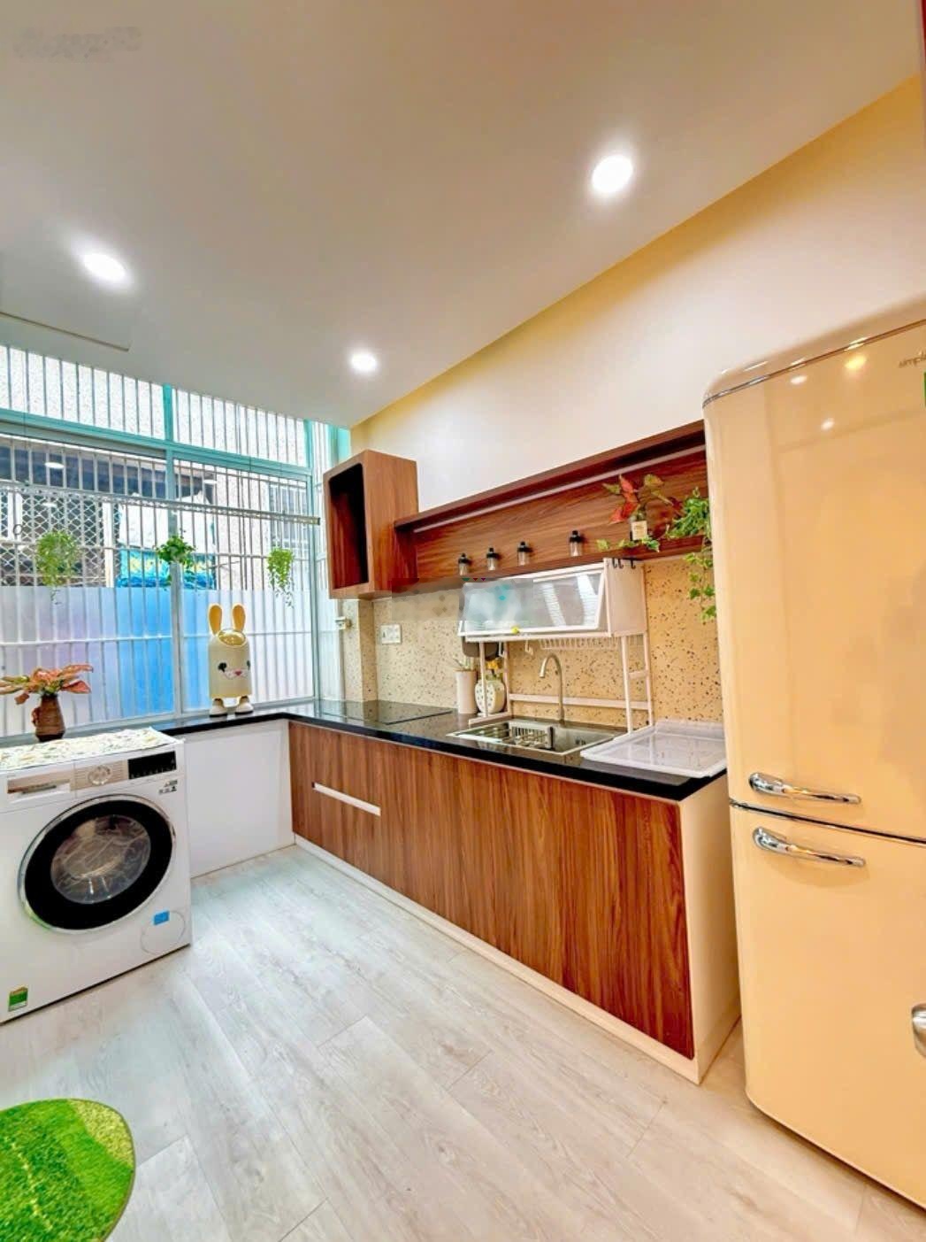 Bình Thạnh CC Như Hình Chỉ3.2Tỷ Có Nhà Đẹp Giáp Q1 ,Q3 ,Phú Nhuận ,Trường Sa ,Phan Xích Long .