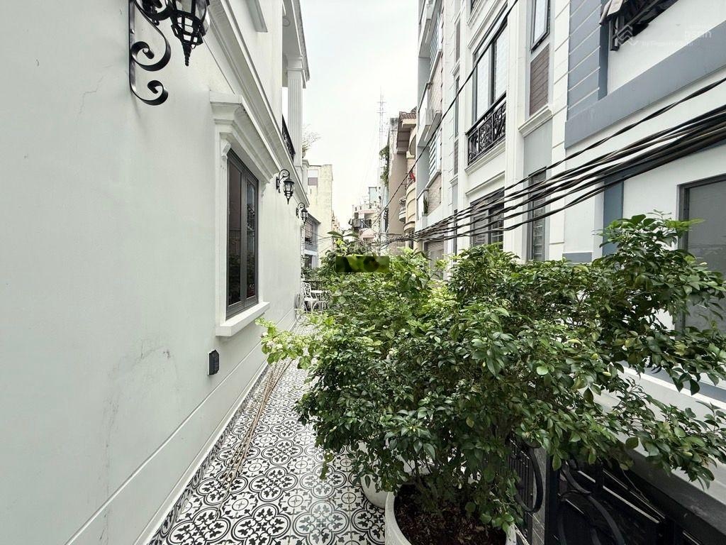 Siêu phẩm nhà Huỳnh Văn Bánh, 5.2*10, 3 tầng, thiết kế hiện đại vào đón Tết ngay!