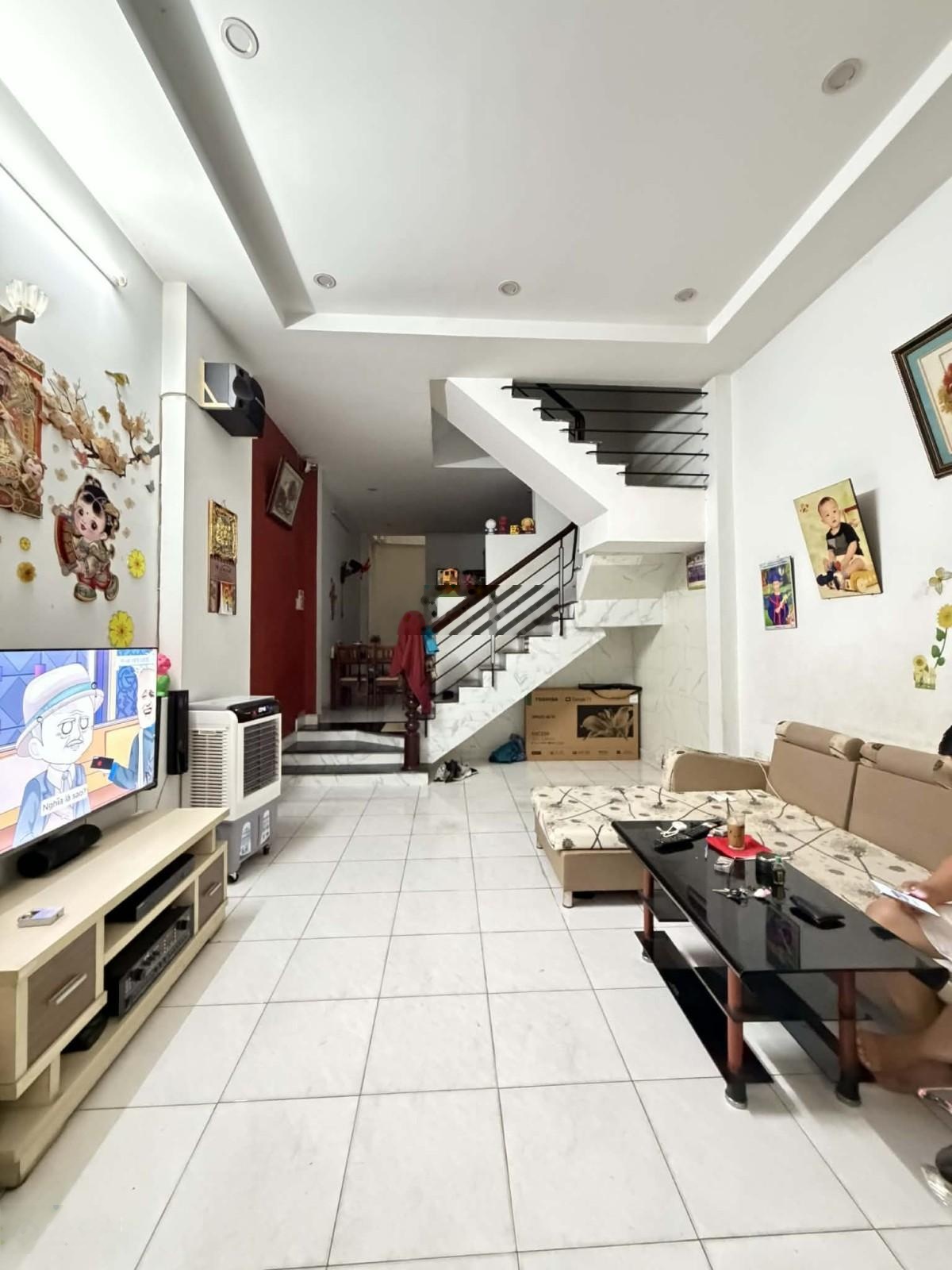 Bán Nhà Bình Tân Giáp Aeon Tân Phú, Ngay CV Kênh Nước Đen, Gần 60m2 3 Tầng HXH Thông, Ko QH.