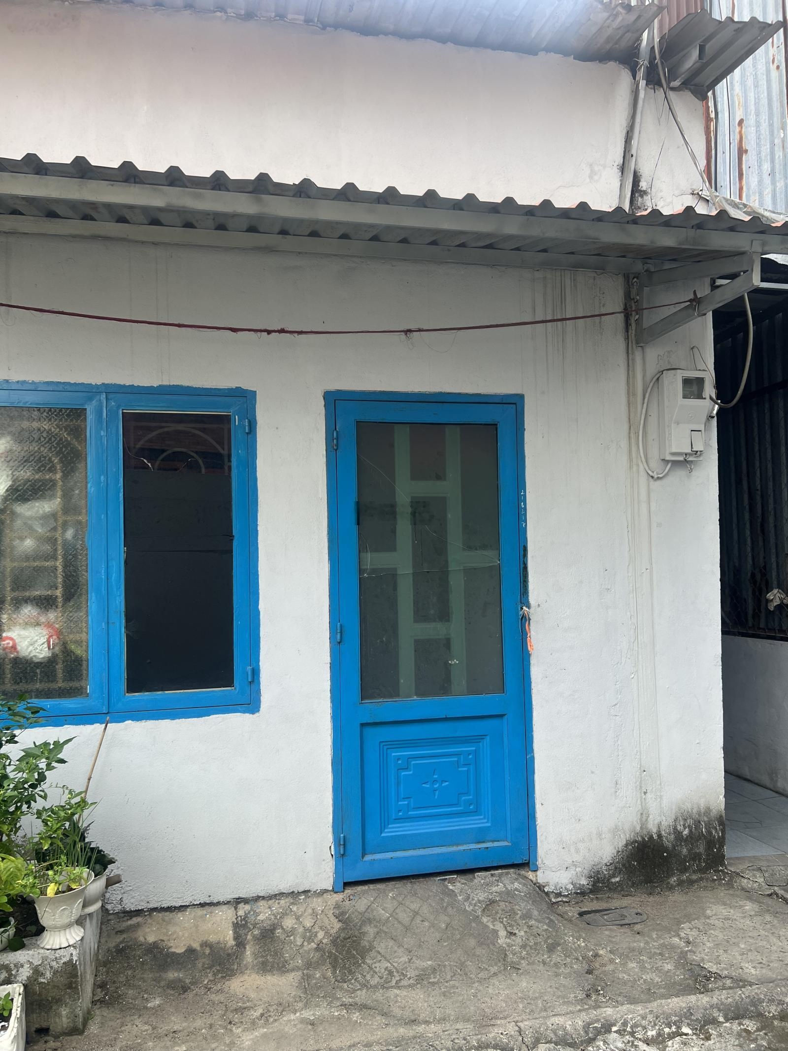 Nhỉnh 5 tỷ hơn 100m2 bán nhà có 6 phòng trọ, có dòng tiền cho thuê , shr , gần trịnh thị miếng .