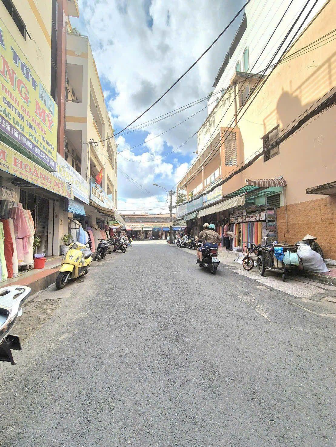 Bán nhà Tân Bình gần Chợ Vải, 1 trệt 3 lầu, 6PN, hẻm gần MT, sổ hồng, giá 6.8 tỷ P8