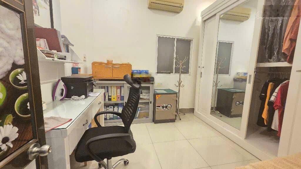 Nhà mặt phố kinh doanh - 4 tầng - 18,5 tỷ