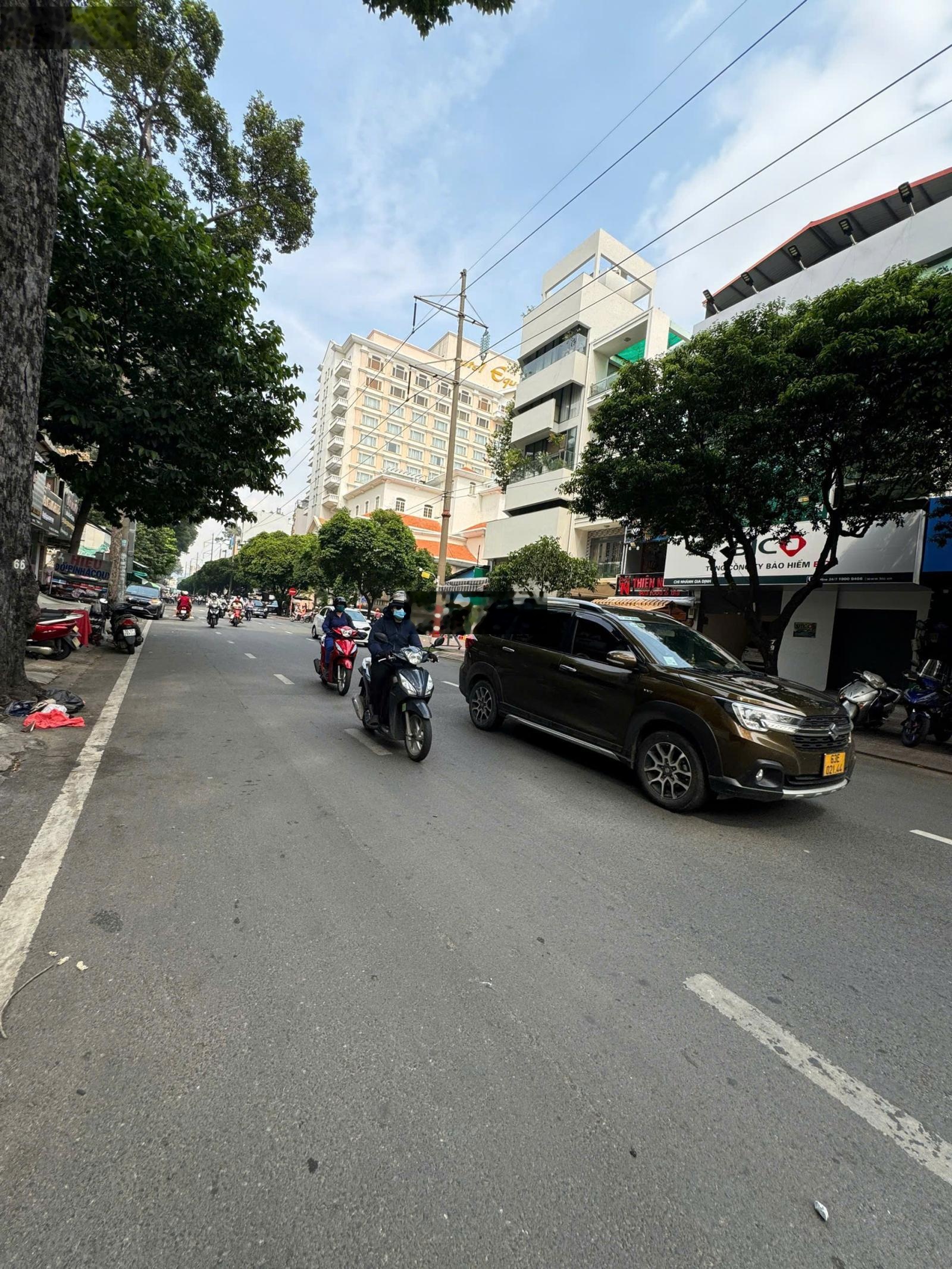 Bán nhà siêu vị trí có 1 - 0 - 2 MT Hùng Vương - trung tâm Quận 10, DT 8.4x25m, HĐT 220tr/th, 45 tỷ