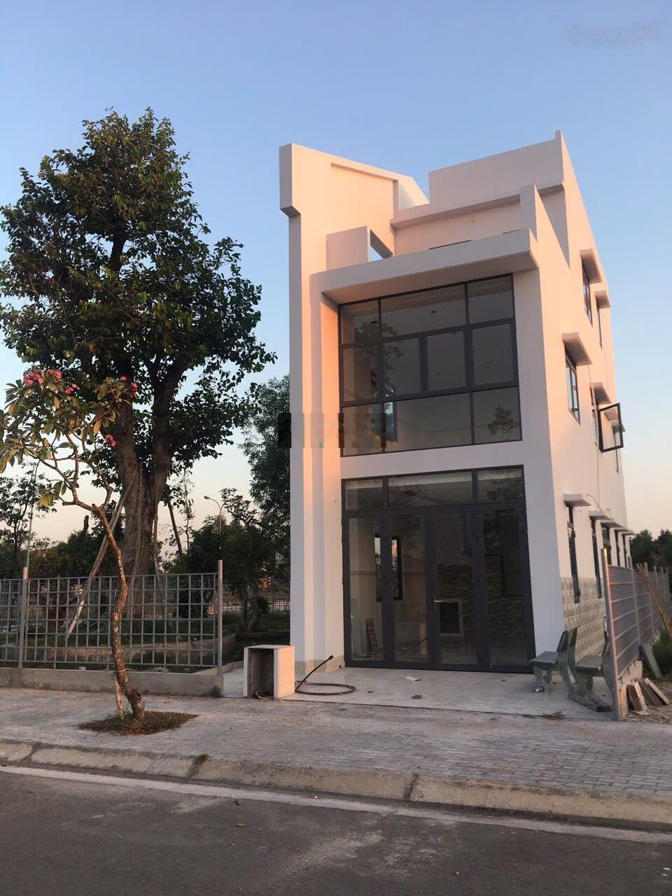 Chính chủ bán lô thương mại sổ Làng Sen đường 30m DT: 83.1m2 nở hậu. Giá 1.25 tỷ, LH: 0907705498