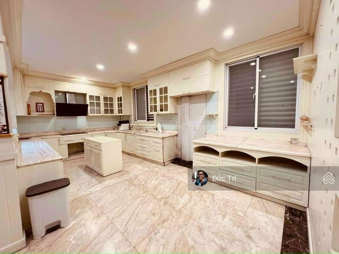 Cần tiền hạ giá 8 tỷ bán gặp MT Phan Đăng Lưu Bình Thạnh - 5 tầng HĐT 70tr/th giá giảm về 27 tỷ