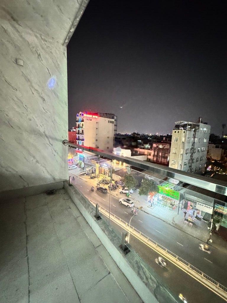 Biulding 7 tầng + thang máy - mặt tiền tây thạnh - vỉa hè 8m - 120m2 - 12 phòng 12wc - khai thác ch