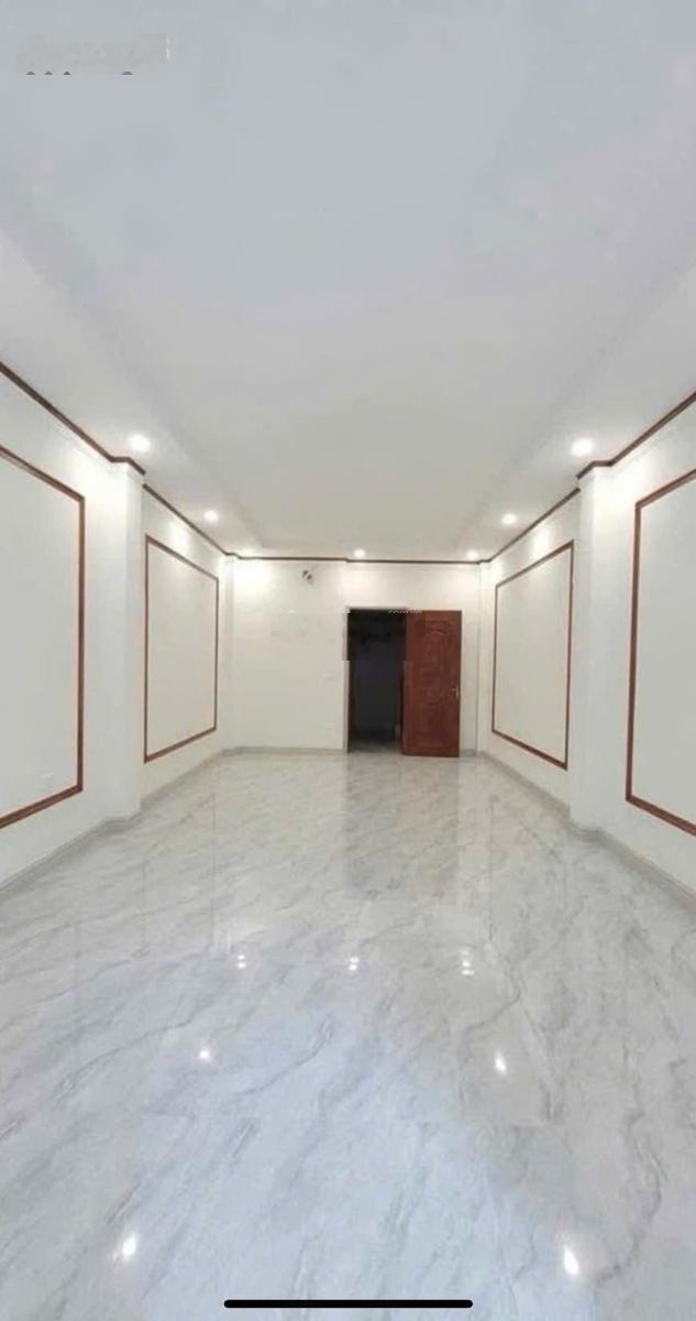 Toà văn phòng 7 tầng thang máy - sổ vuông đét - kinh doanh - ô tô 7 chỗ đỗ cửa