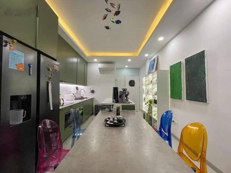 Bán nhà Đường Láng-Ô tô đỗ cửa,ngõ thông,2 thoáng-Nhà đẹp 39m 5 tầng thang máy-Nhỉnh 15 Tỷ