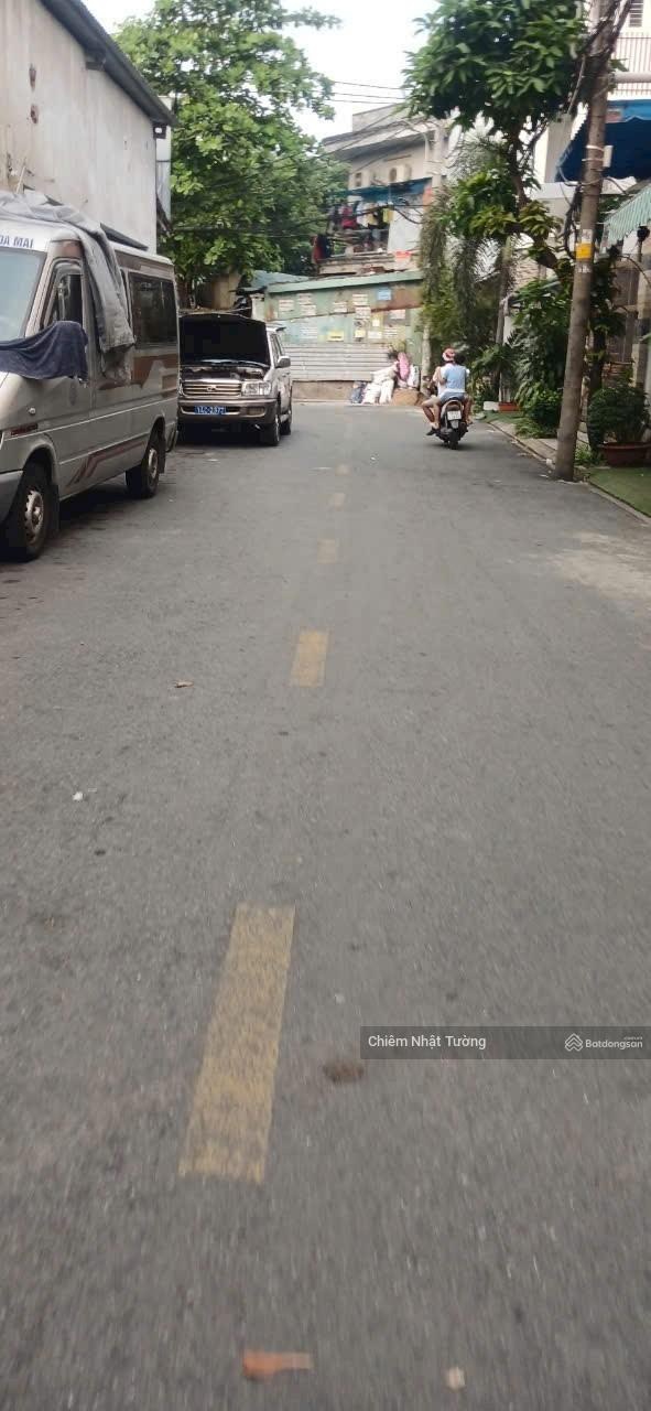 Nhà bán khu phân lô hẻm xe hơi ngủ trong nhà, ngay Aeon Tân Phú, 4 tầng mới đẹp, 4m x 18m(70m2)