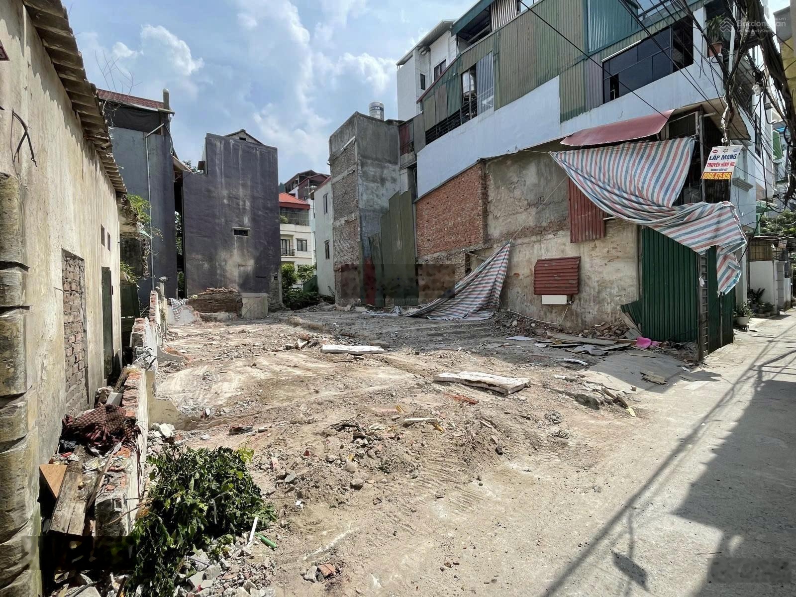 Chính chủ bán đất đẹp 97m2, mt 5m - Vị trí đắc địa tại Ngọc Thuỵ, Long Biên - Giá 17.8 tỷ