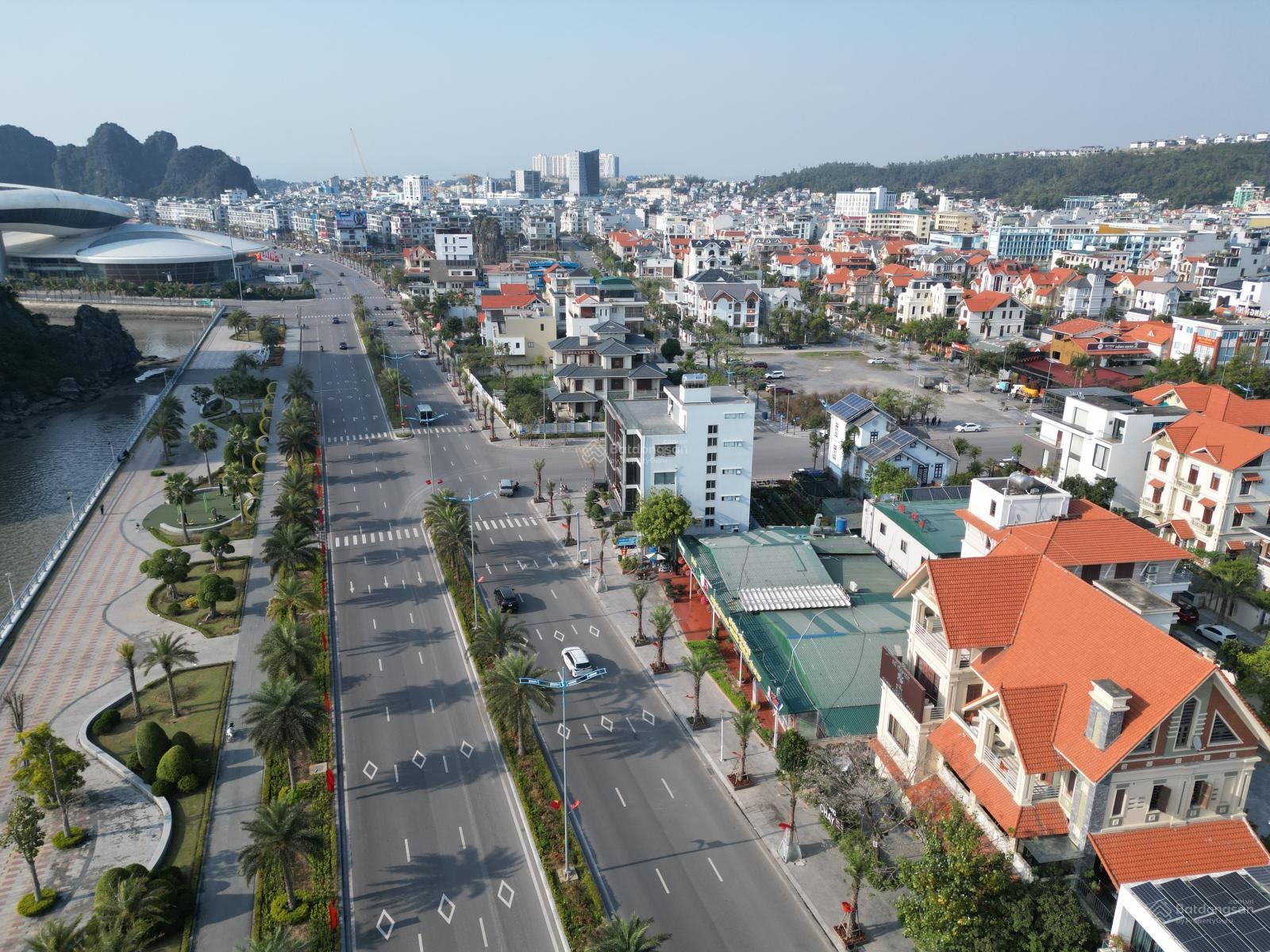 Đất biệt thự vip 296m2 mặt biển phường hồng hải, hạ long . giá thiện chí bán.