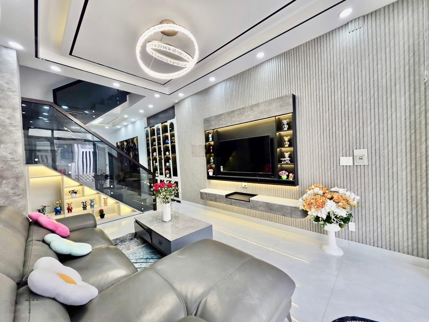 7,99 tỷ nhà mới 4 tầng | 62m2 | 5PN | HXH thông | liền kề Phú Mỹ Hưng Quận 7