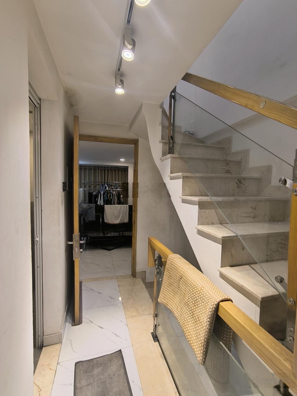 Bán nhà khu vip quận 3 - hẻm xe tải thông - 2 mặt tiền trước sau - 40m2, 8 tỷ