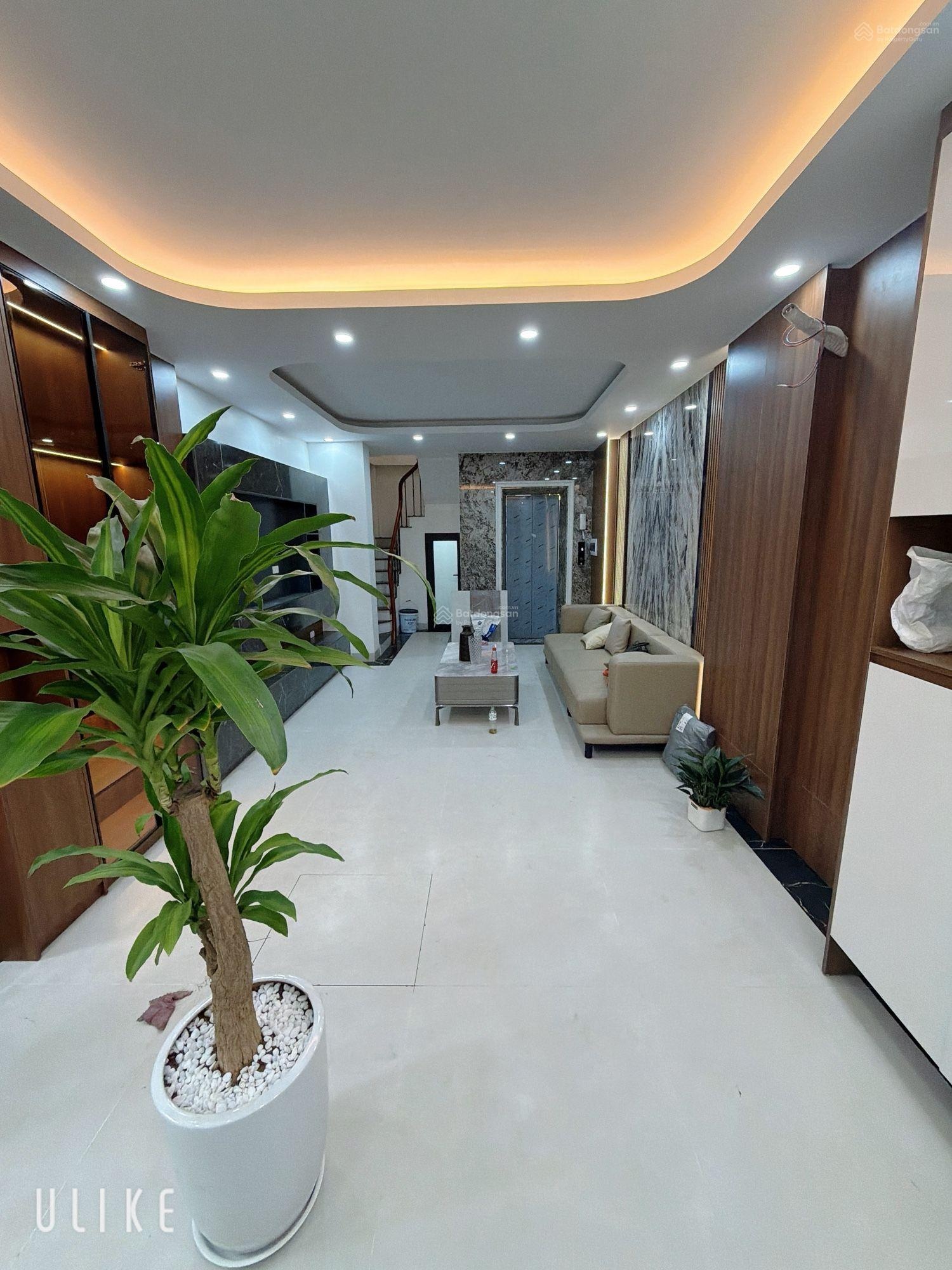 Bán nhà 40m 6tầng thang máy ôtô 7 chỗ đỗ cổng-trung tâm tây hồ 10m mặt phố hàng hiếm-gần hồ tây