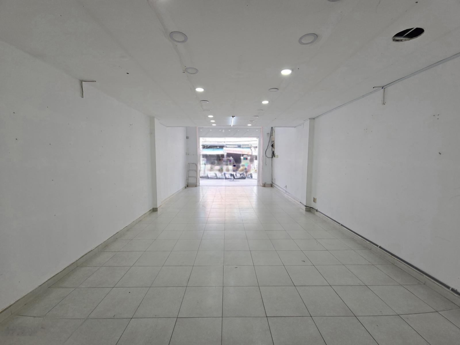 Mặt Bằng Kinh Doanh ngay Mặt Tiền đường Lâm Văn Bền - Quận 7 | 65m2 | Khu Sầm Uất
