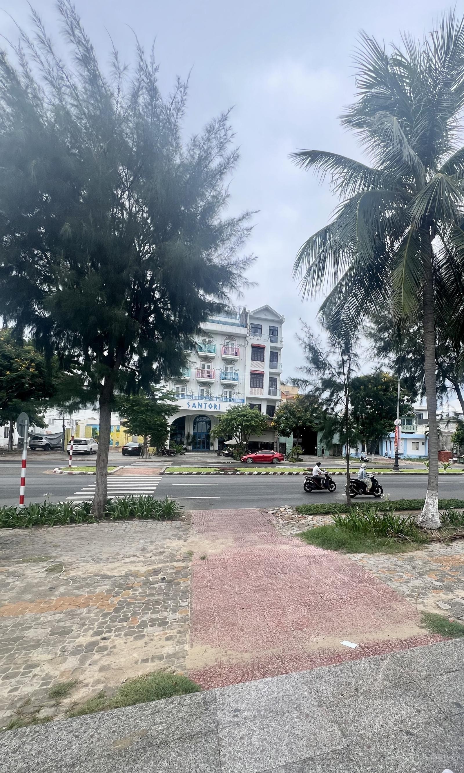 Bán đất mặt tiền đường Nguyễn Tất Thành, Đà Nẵng, 2 lô liền kề, view biển, vị trí đẹp, ngang 10m