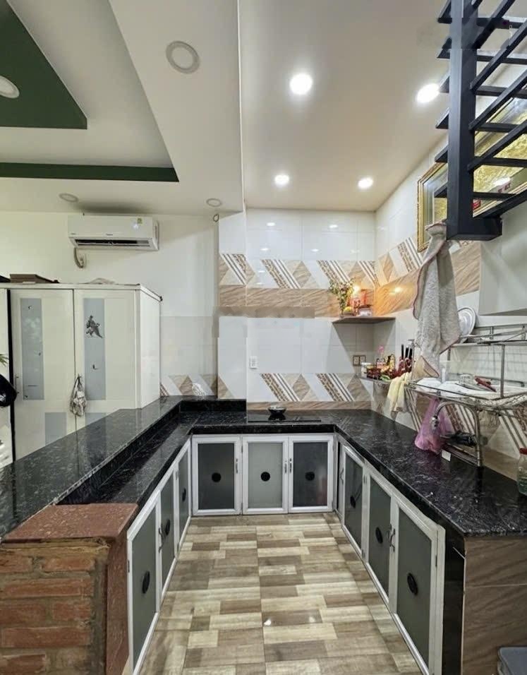 Bán Nhà ngay chợ sát CÔNG VIÊN PHÚ LÂM (60M2)HẺM Ô TÔ GIÁ 7.7 TỶ