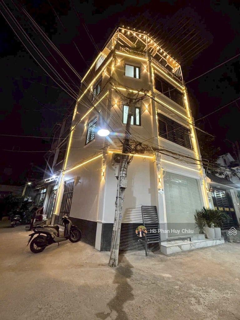 Siêu phẩm nhà phố hoàn thiện căn góc 2 mặt tiền xe hơi quay đầu tặng full nội thất cao cấp thị