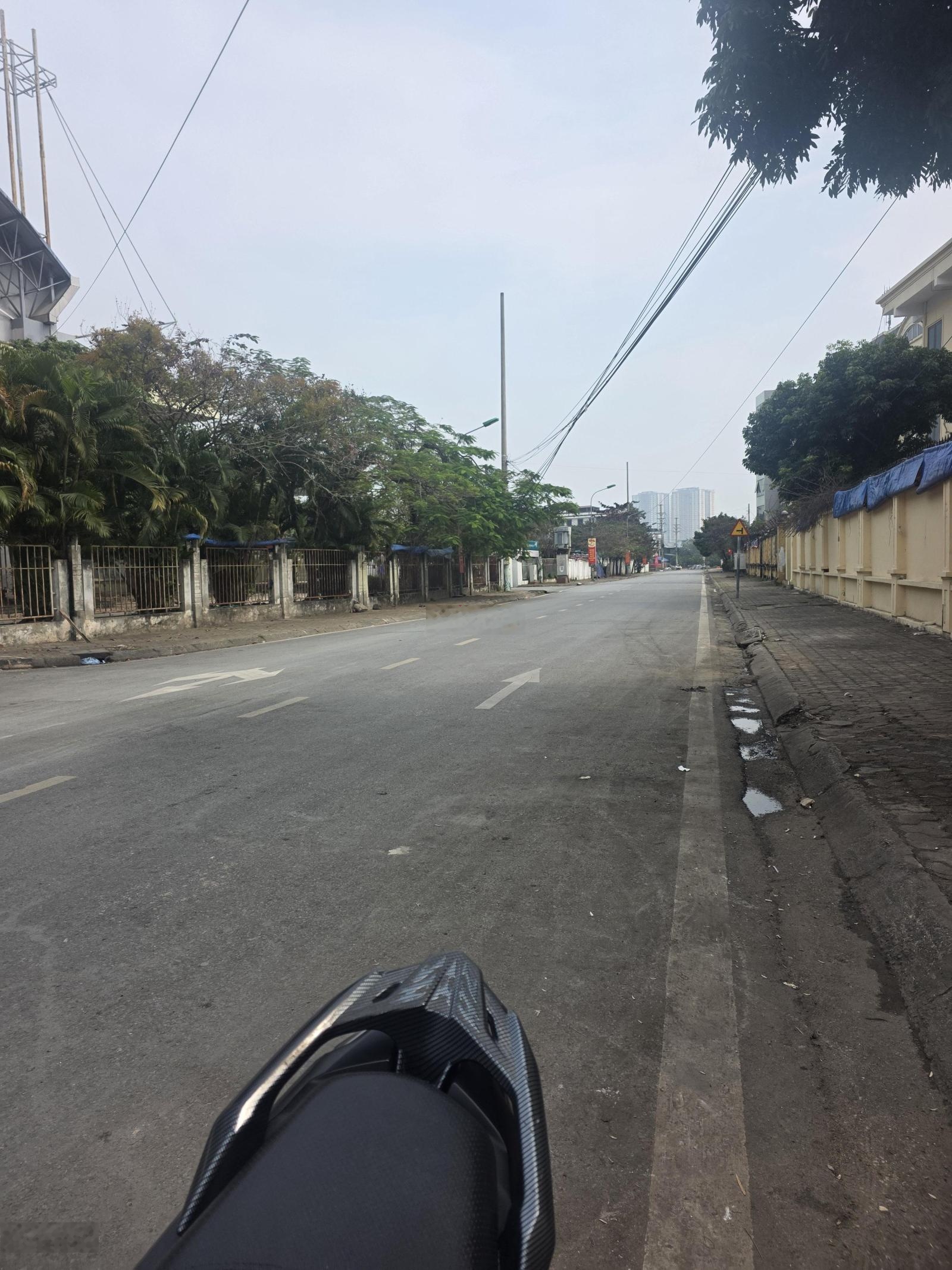 Nhà di trạch - hàng xóm hinode - ô tô trc cổng - 5 tầng - chỉ 6.9 tỷ