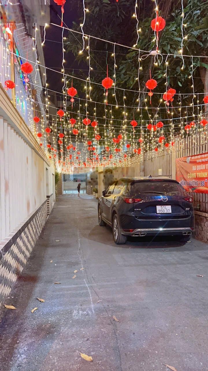 Biệt Thự 1 trệt 2 lầu, Góc 2 MT, Phước Long B, Q9, 7,5x19m, Full nội thất, giá 15,9 Tỷ SHR