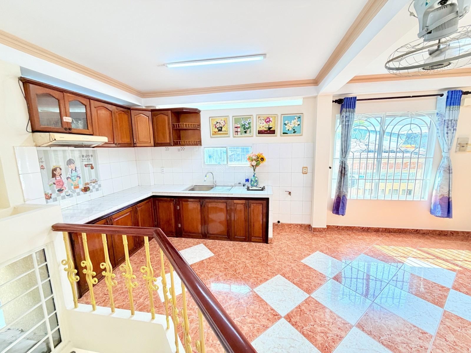 Bán nhà quận 10 - căn góc 3 mặt hẻm - hẻm 3m thông - 30m ra mặt tiền - 4 tầng BTCT - chỉ 6 tỷ nhỉnh