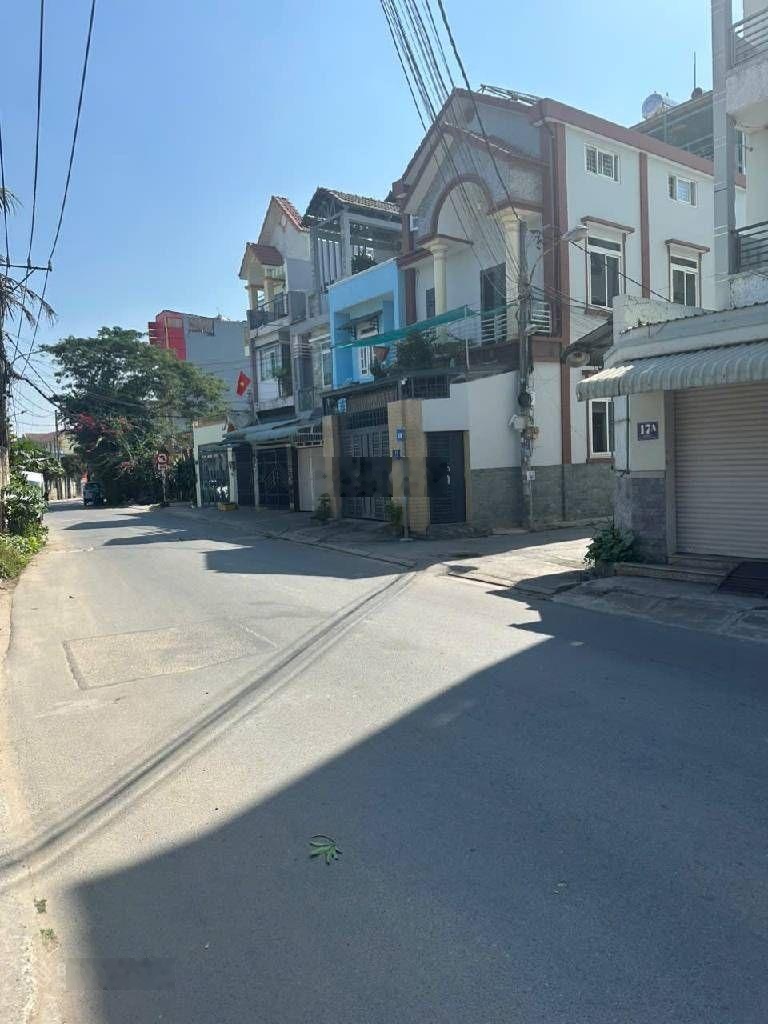 Nhà mặt tiền 3 tầng tt tăng nhơn phú gần lê văn việt 8.x tỷ