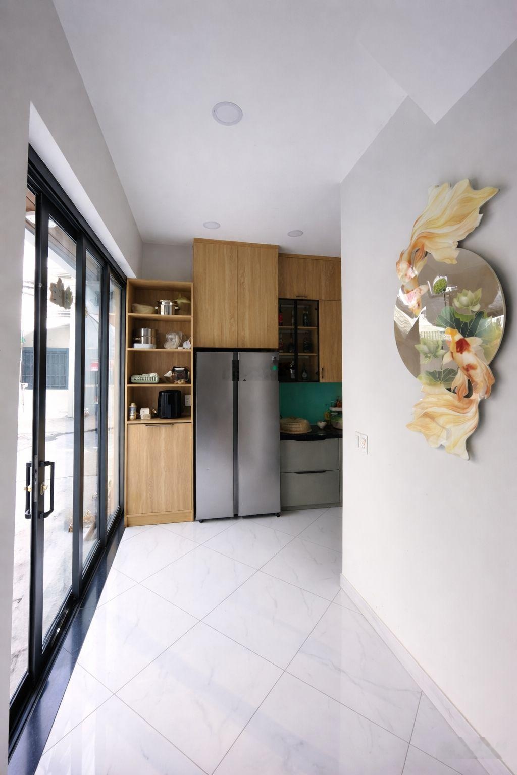 Bán nhà 4 tầng, có thang máy lô góc 2 mt, huỳnh tấn phát, q.7