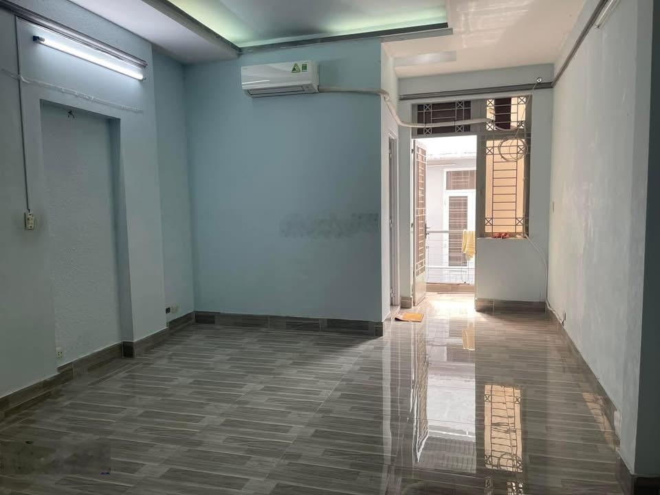 Cho thuê phòng cmt8 tân bình - tiện ích xung quanh đầy đủ