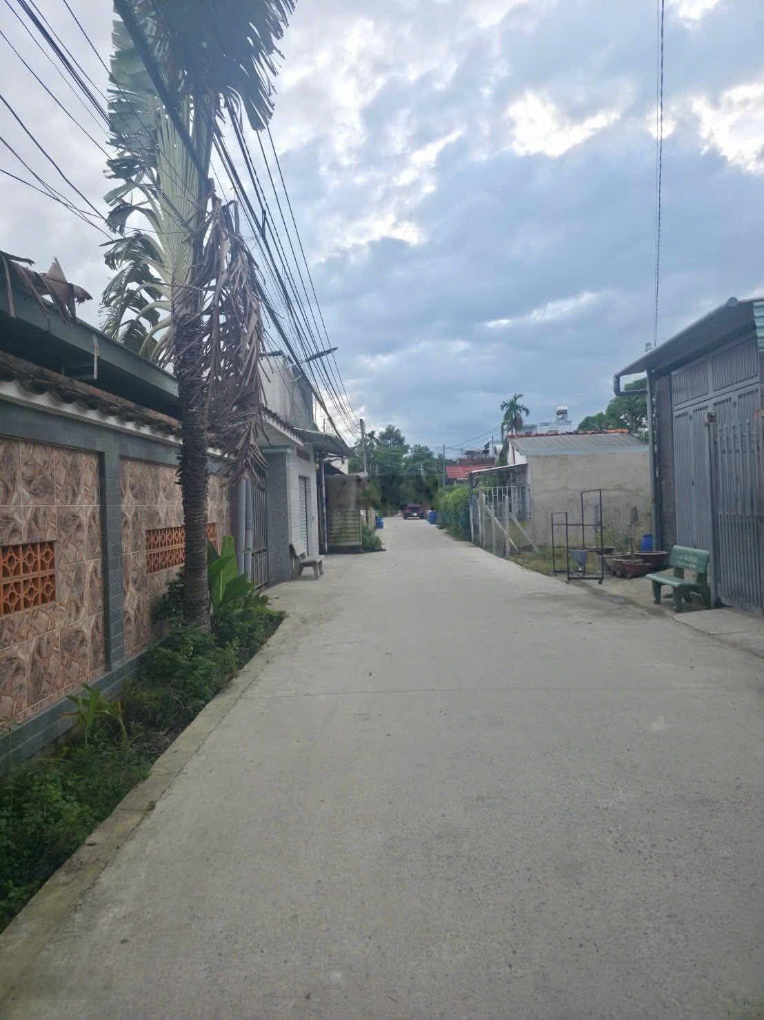 Bán đất mặt tiền đường Lái Thiêu 97 DT 135m2 thổ cư 60m2