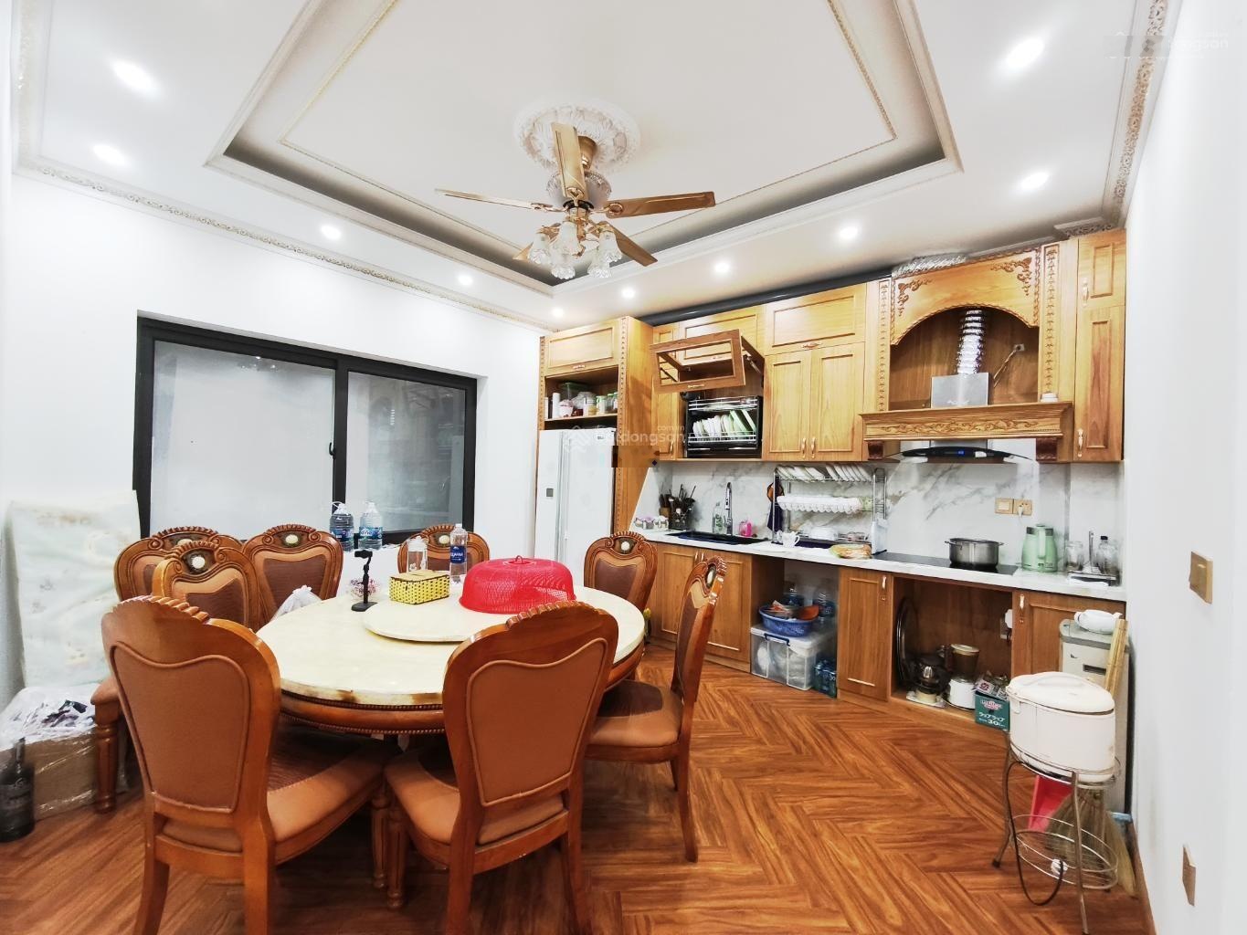 Siêu phẩm việt hưng nhà vip đẳng cấp 5 tầng thang máy gara 2 ô tô full nội thất sịn xò.