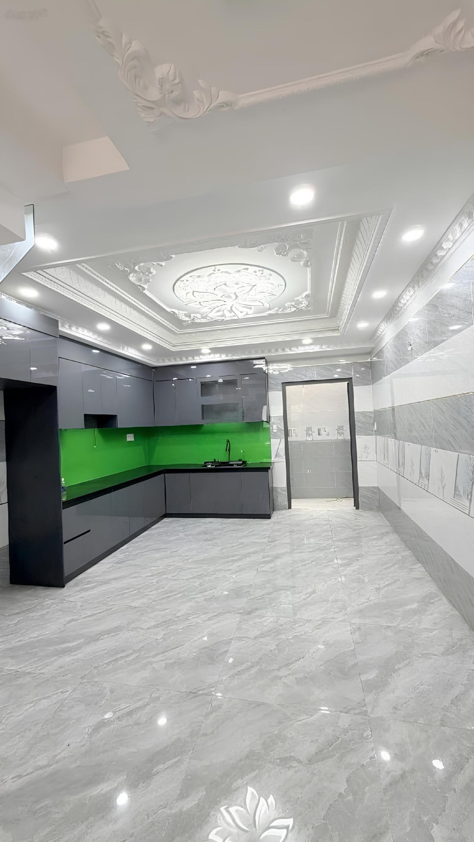 Đường xe hơi 8m Có Vỉa Hè - Nhà Đúc 5 Tầng - cạnh Lê Văn Quới - Hạ 1OOTr - chỉ 7,x ty + Vị trí