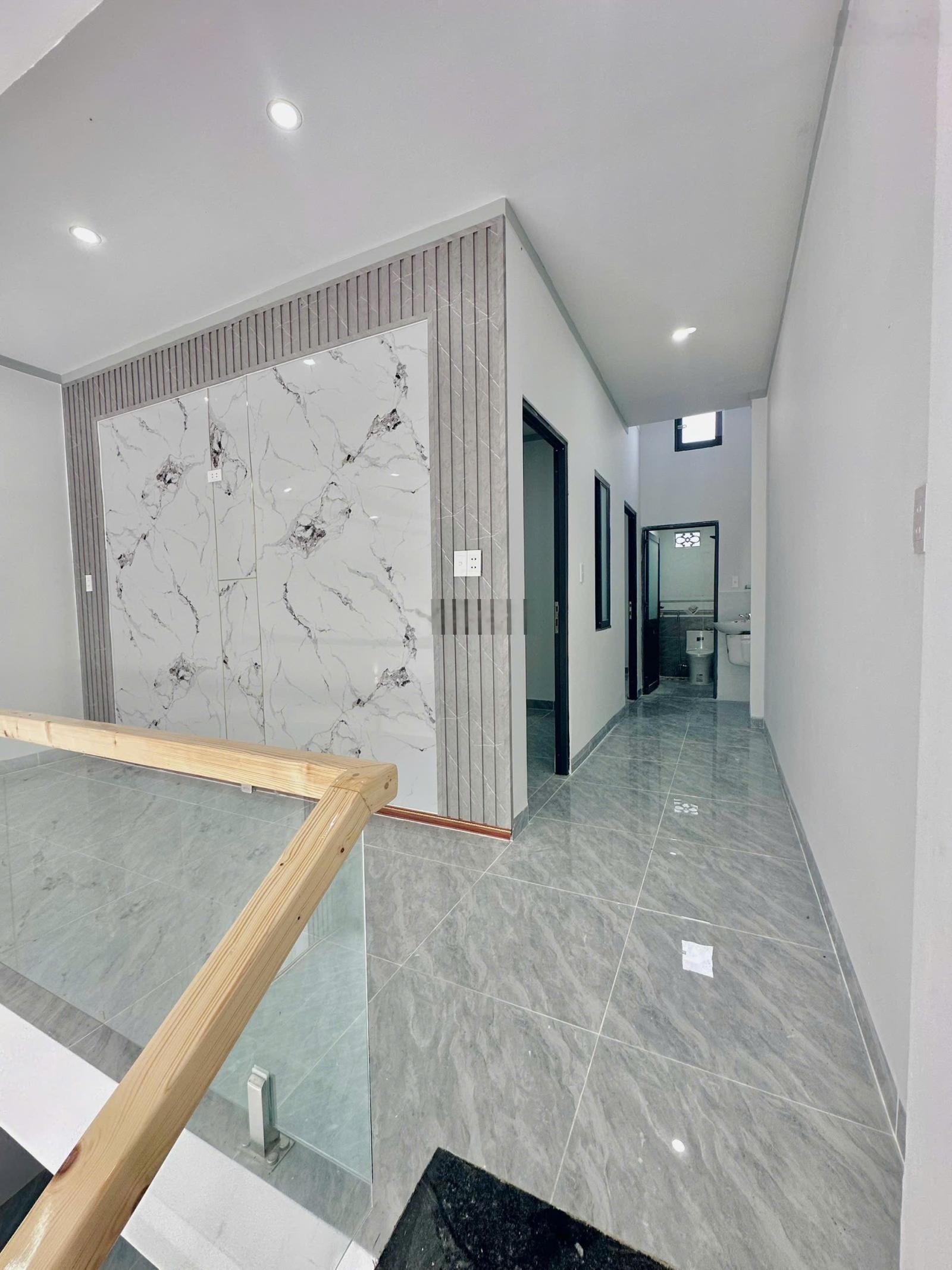 Bán gấp nhà 1 trệt 1 lửng đúc kiên cố ngay cuối đồng khởi, gần bv da liễu, tt 349tr nhận nhà ở ngay