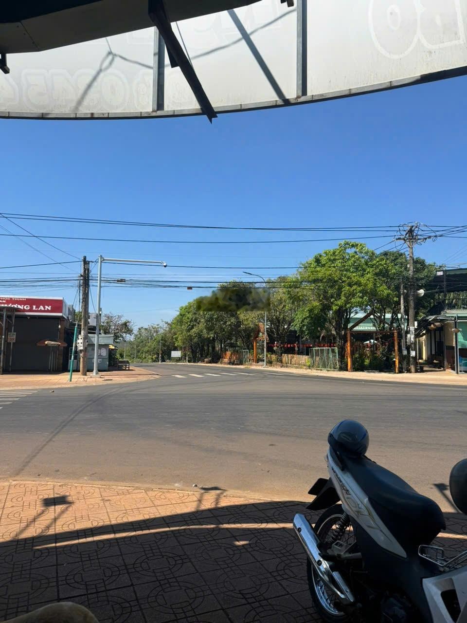 Bán đất trong đó có 100m thổ cư, mặt tiền đường, gần trường học