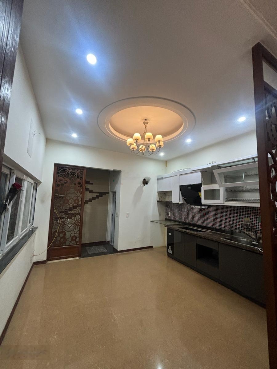 Bán nhà Lạc Long Quân, Cầu Giấy 50/55m2 x Mt4,2 x 5Tầng (18,9ty TLCC) ÔTô 16chỗ Qua -Ngõ Thông - L