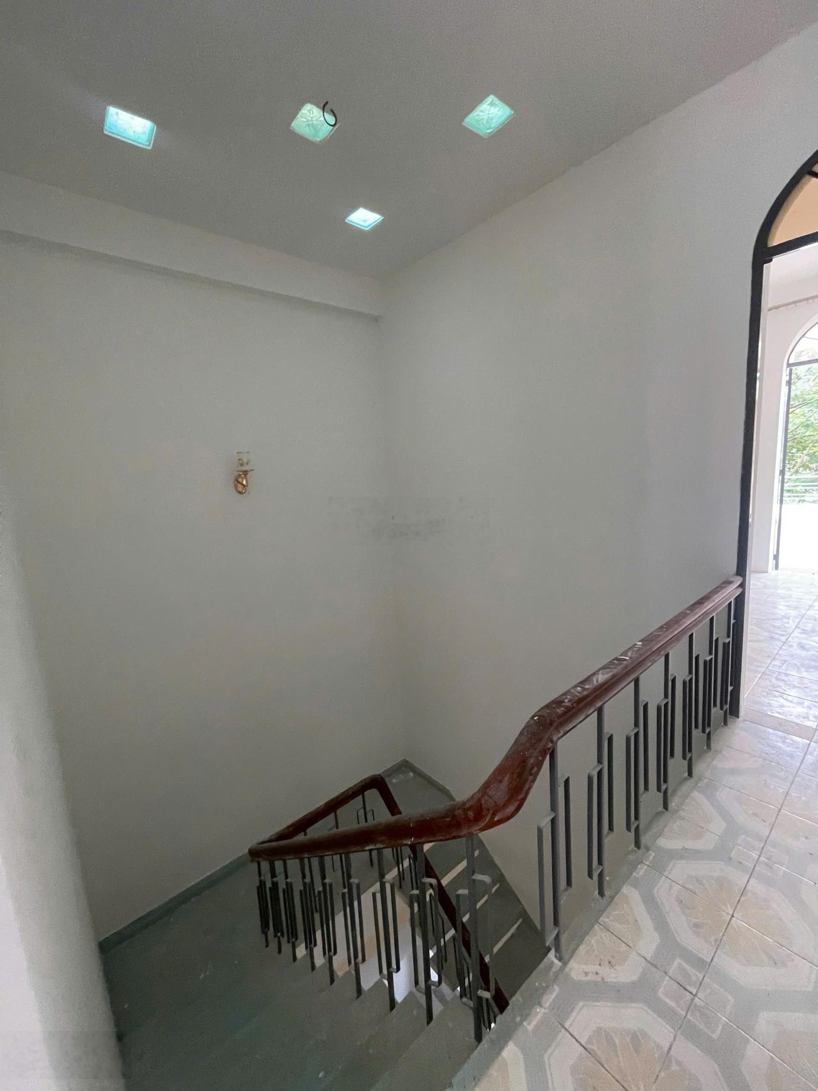 Bán nhà 3 tầng, mặt tiền, mặt đường huỳnh tịnh của, phước long, nha trang, khánh hòa.