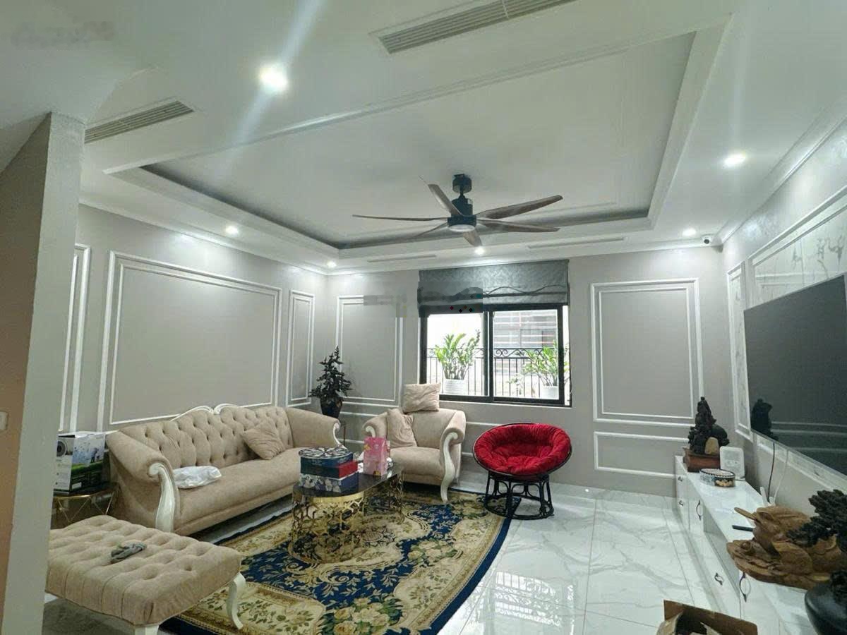 Hiếm! Bán nhà Mỗ Lao, diện tích 60m, 3 tầng, phân lô vỉa hè, lô góc , kinh doanh, giá đầu tư 18 tỷ.