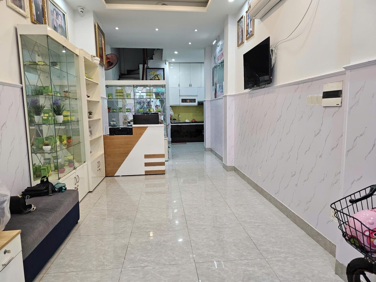 Bán nhà mặt tiền tại Ngô Quyền, 18,5 tỷ, 49m2, 3PN, 4WC, pháp lý đầy đủ