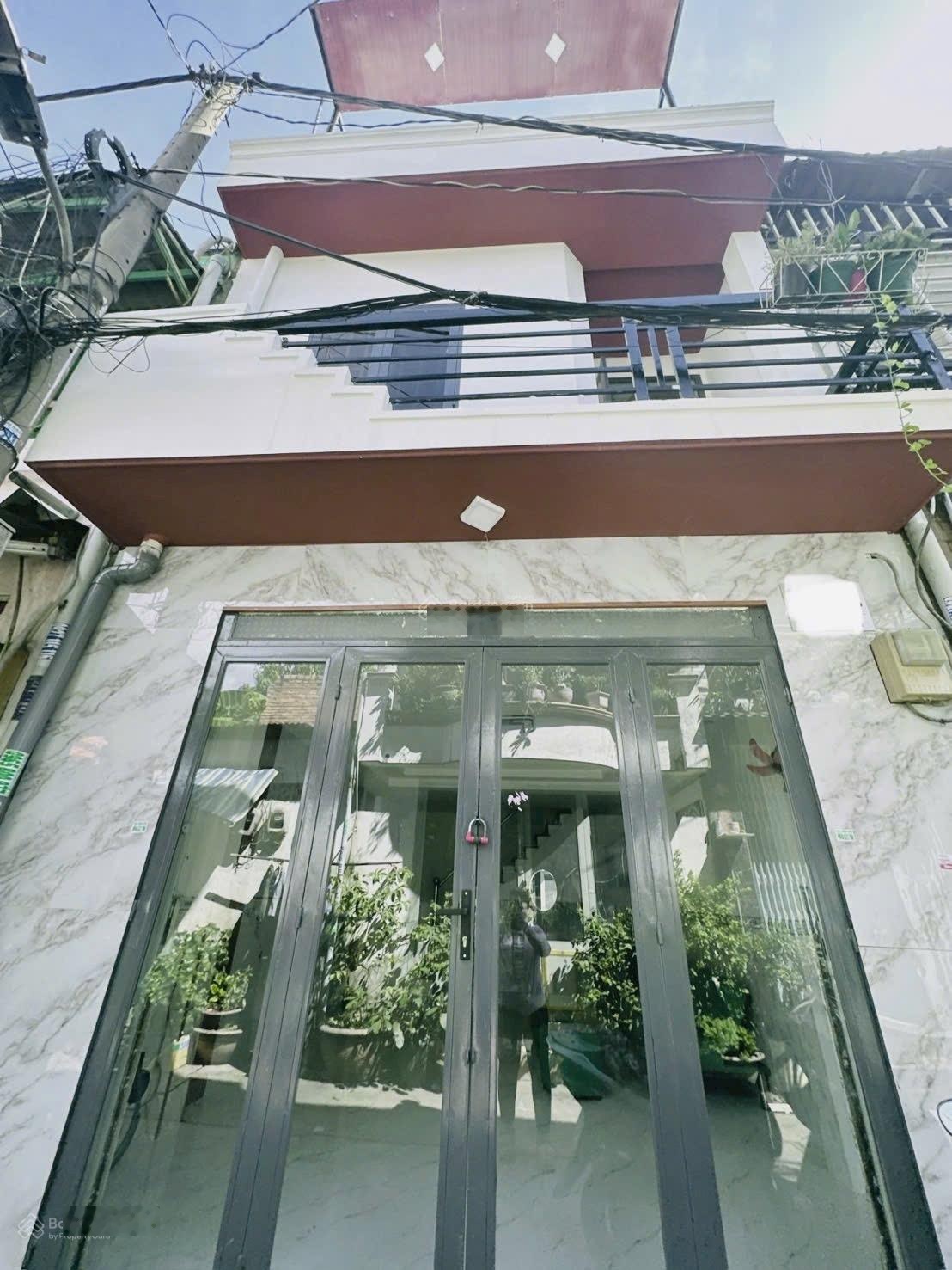 Bán nhà 3 tầng Lê Đình Cẩn - 3pn 3wc. Sân thượng. Sổ hồng riêng Giá chỉ 3,98 tỷ TL