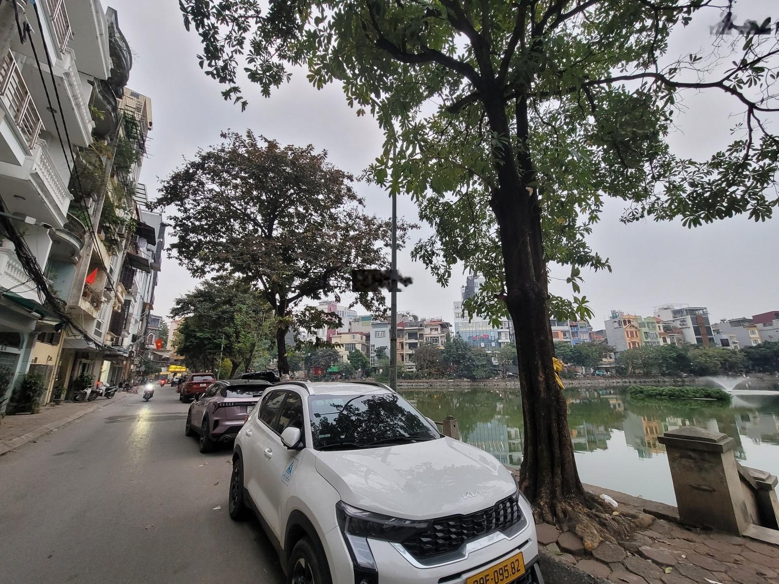 Chính chủ tôi kẹt tiền hạ 5tỷ bán gấp nhà mặt hồ phương mai dt 65m2 xd 8tầng thang máy kinh doanh