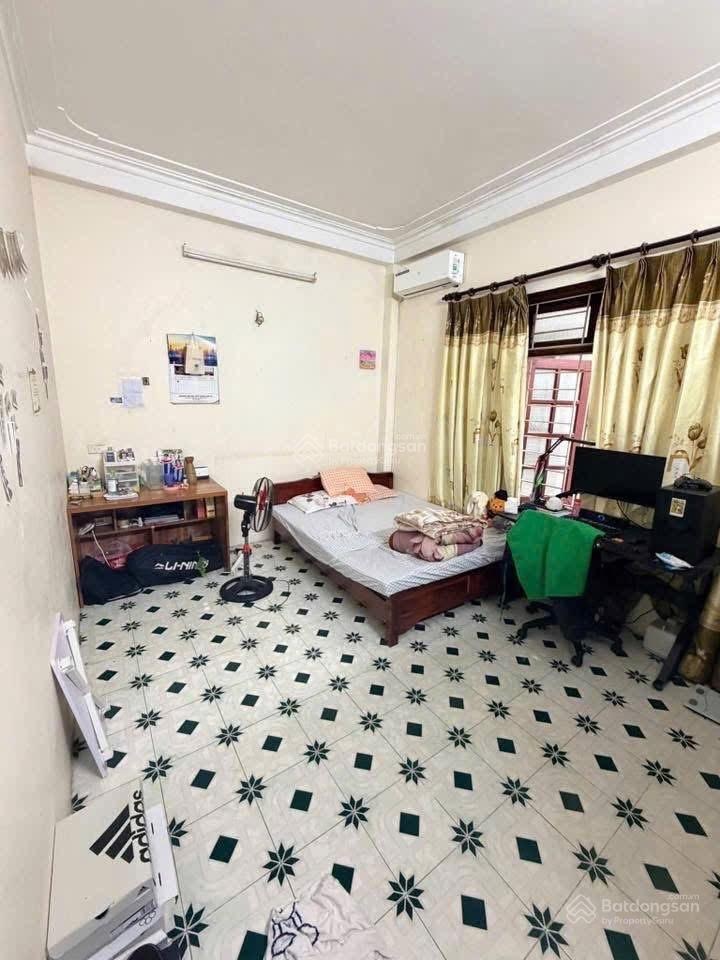 Bán nhà dân xây Yên Hoà 30m2 x 4 tầng - Ngõ thẳng tắp- cách mặt phố 20M - Ngõ to, nông