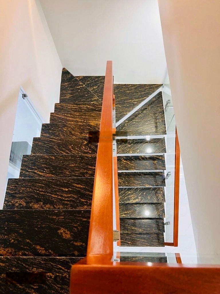 GẤP BÁN TRƯỚC TẾT - nhà ĐẸP Ở NGAY (3.6 x 10) sát hẻm Xe Tải đường Nguyễn Cửu Vân - giáp Q1