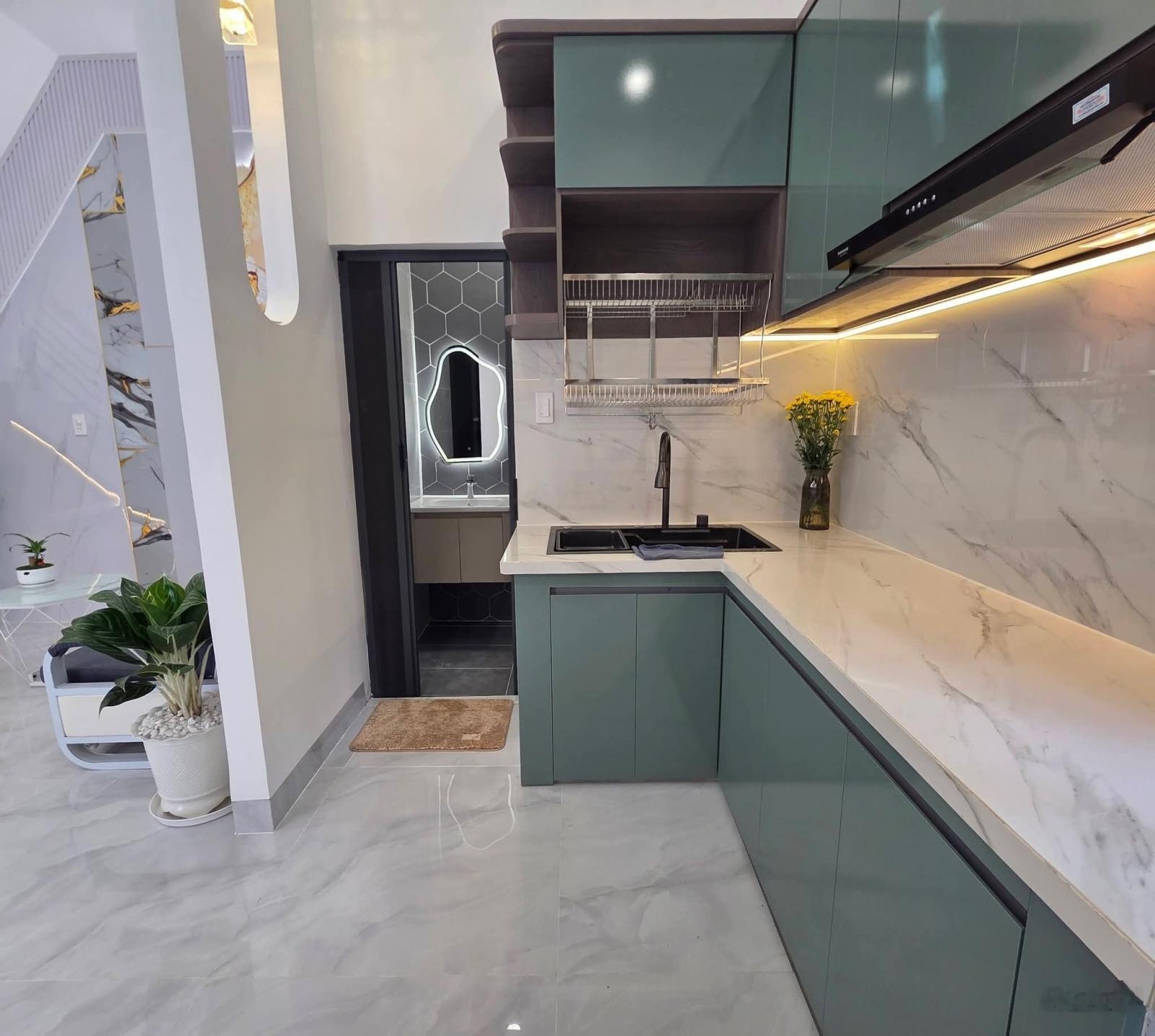 Hơn 4 tỷ Hẻm Xe Hơi - Đường Bùi Quang Là F12 Gò Vấp - Gần Siêu Thi Emart . Chợ