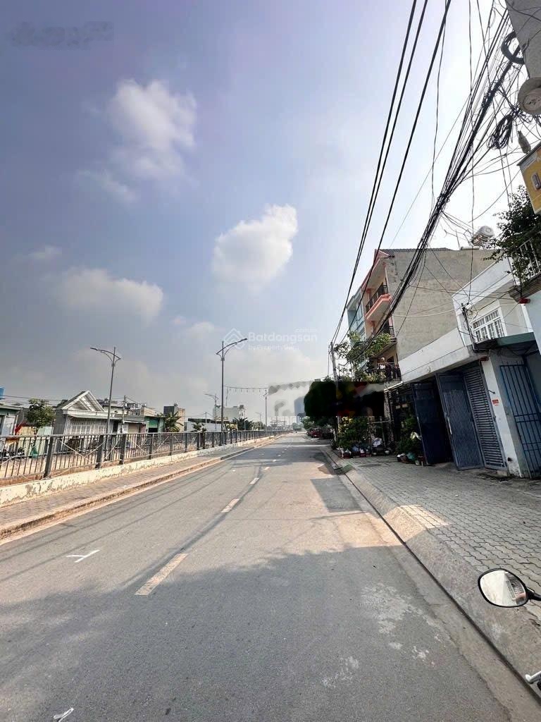 Bán đất mặt tiền kênh đường thạnh lộc 31 - 210m2, an phú đông - nhỉnh 50tr/m2 đất